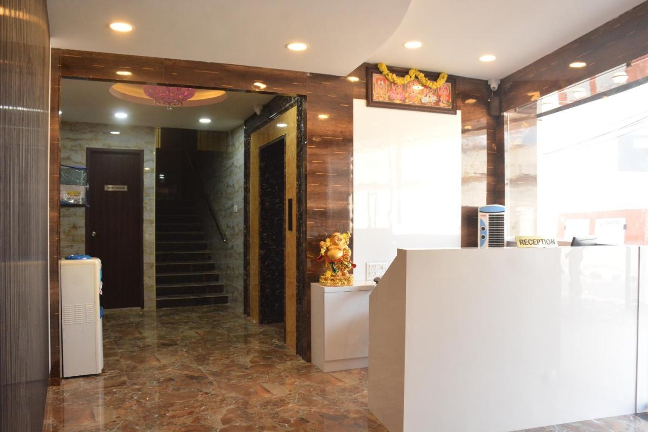 Arihanth Inn Веллуру Экстерьер фото
